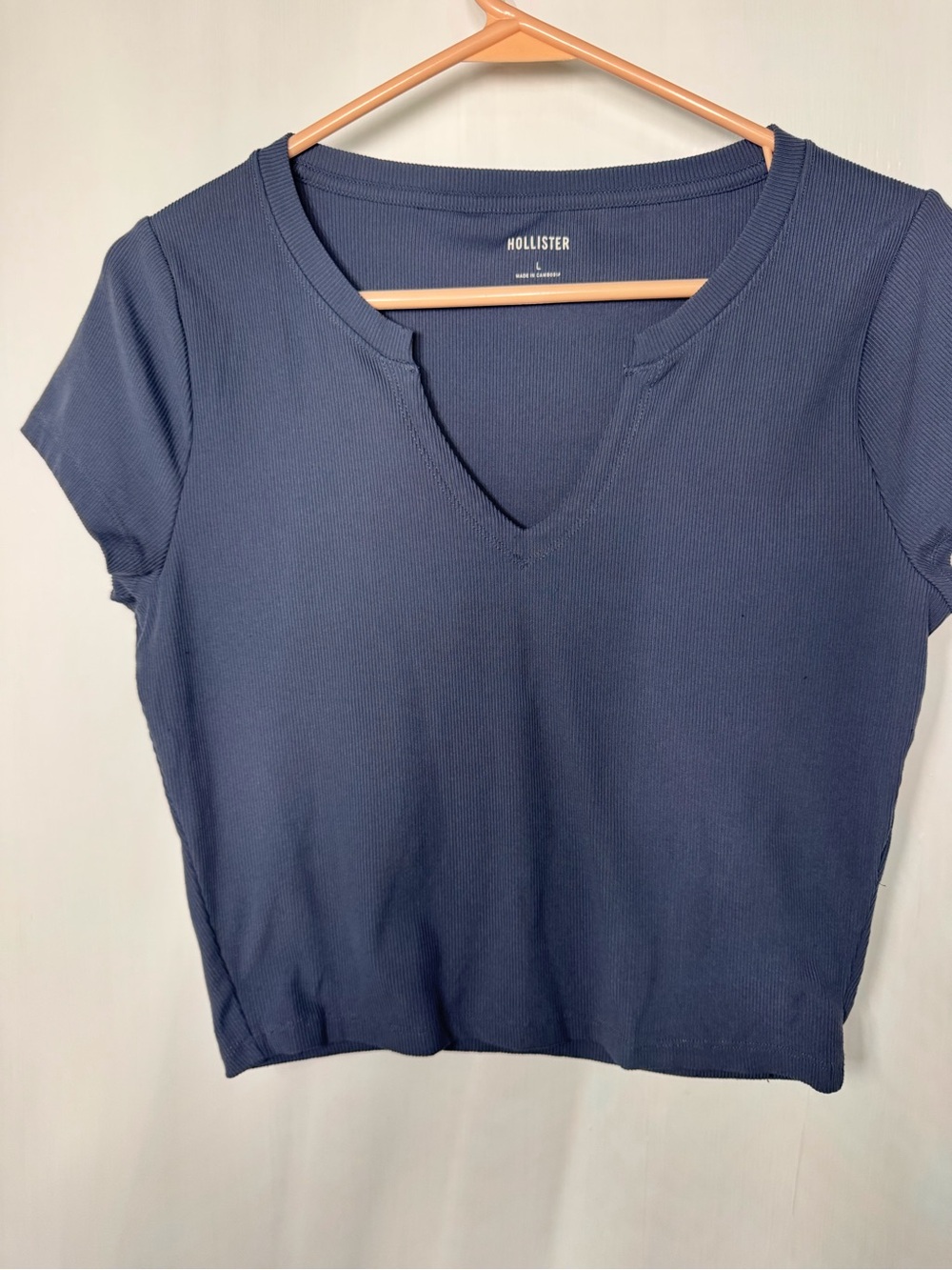 Hollister Ribbed Navy V-Neck Cropped Tee